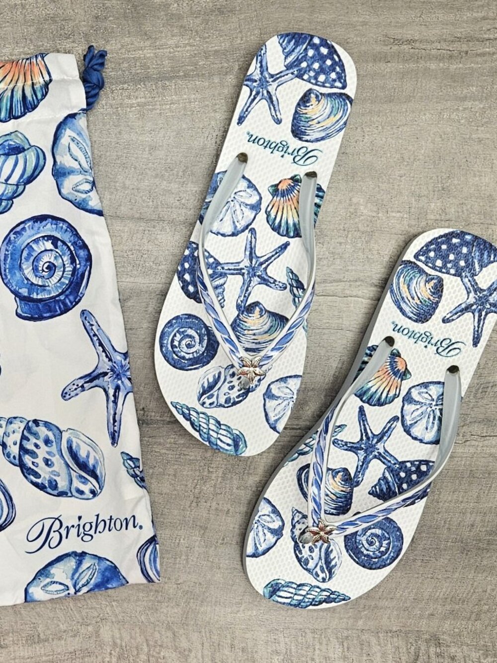 BRIGHTON STARFIRE SANDALS W/DUST BAG FLIP FLOPS WOMEN'S 10 WHITE BLUE SEASHELLS